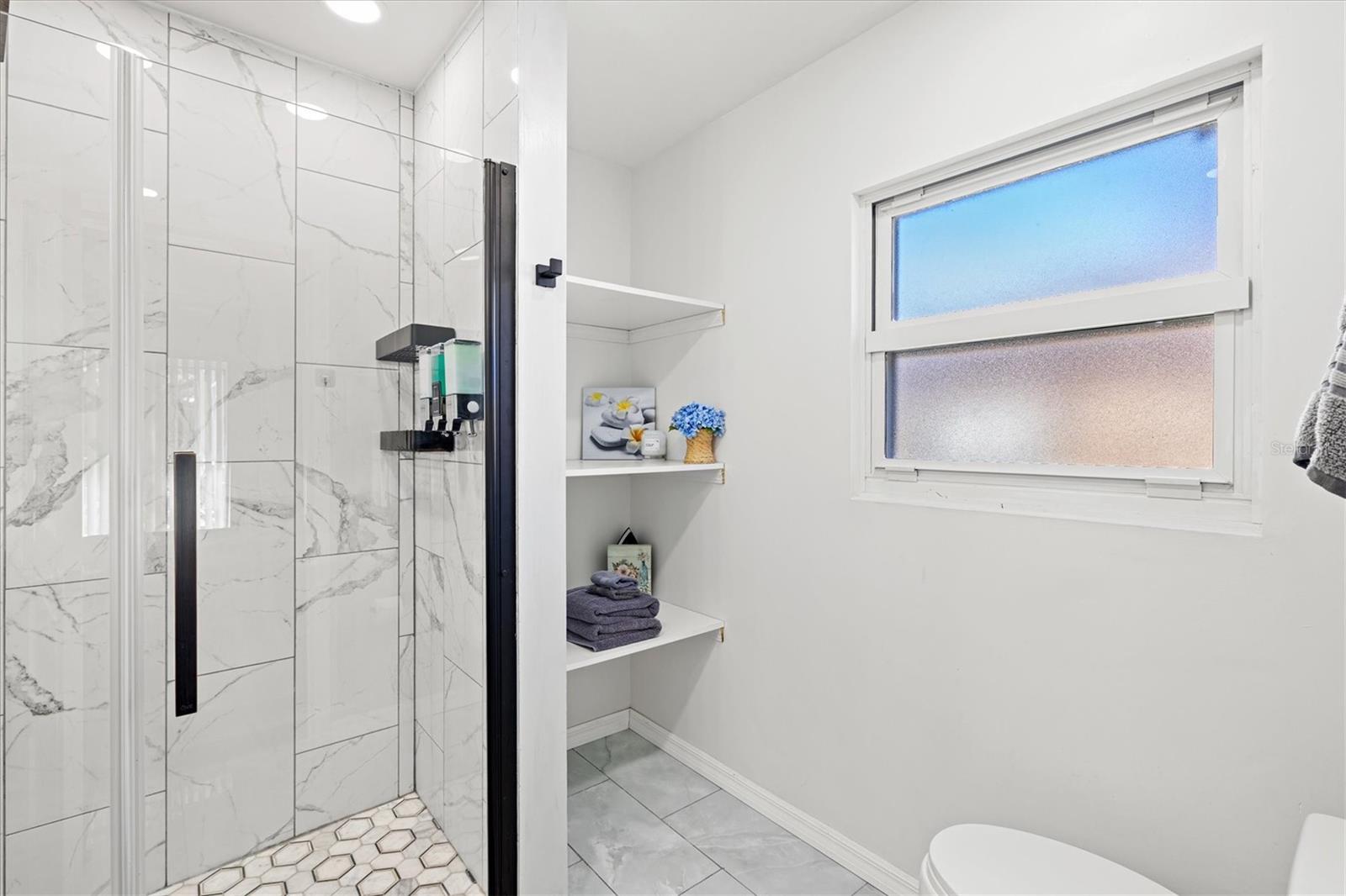 214 GAINES AVE, SARASOTA, FL, 34243