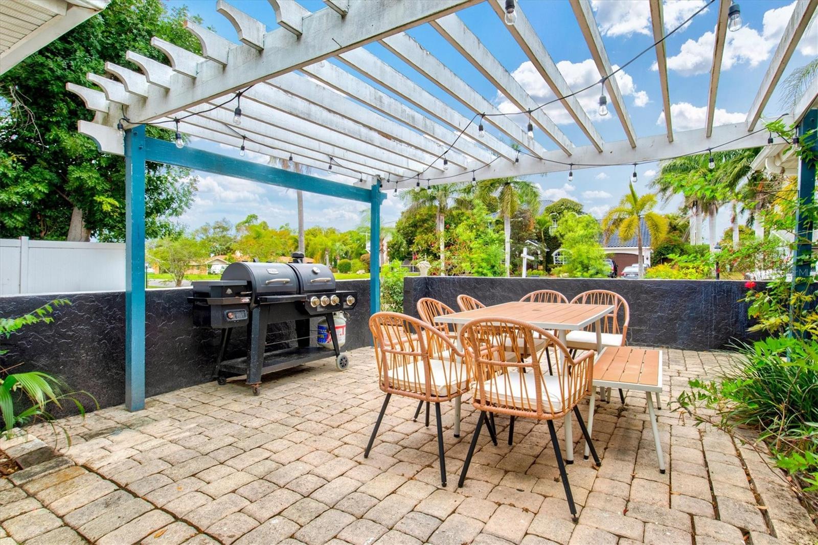 214 GAINES AVE, SARASOTA, FL, 34243
