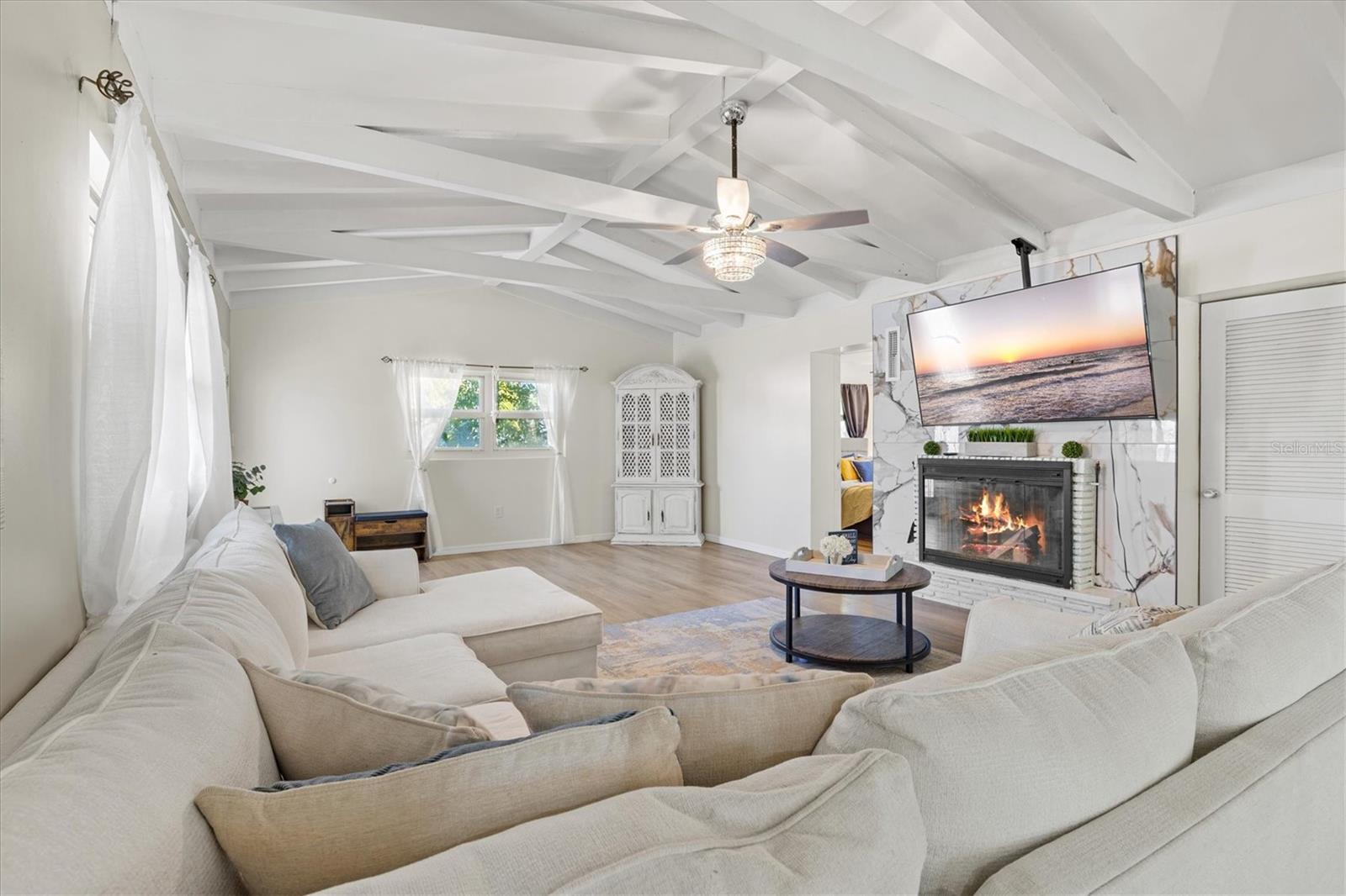 214 GAINES AVE, SARASOTA, FL, 34243