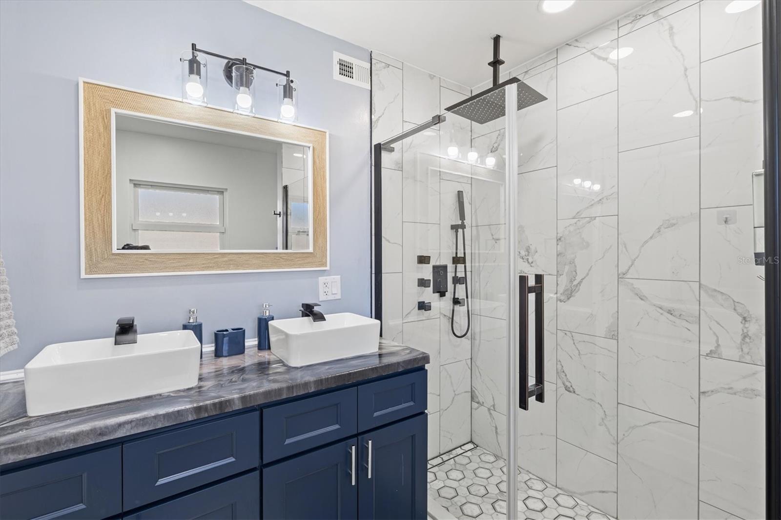 214 GAINES AVE, SARASOTA, FL, 34243