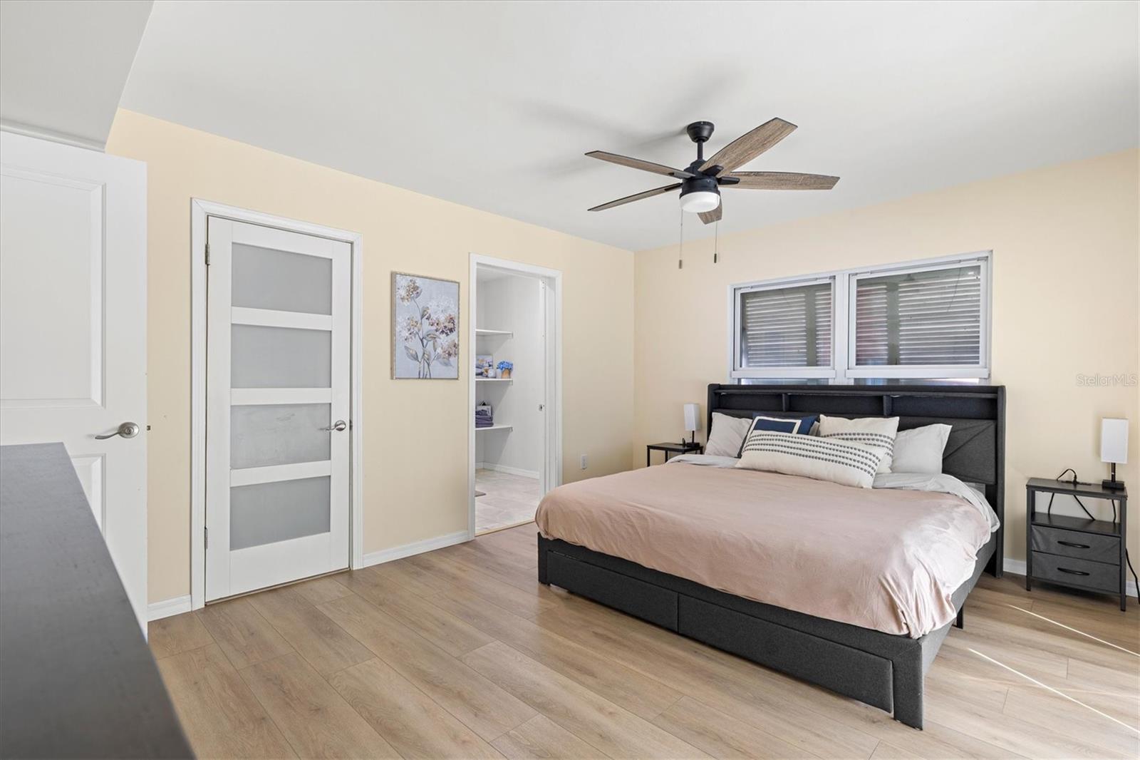 214 GAINES AVE, SARASOTA, FL, 34243