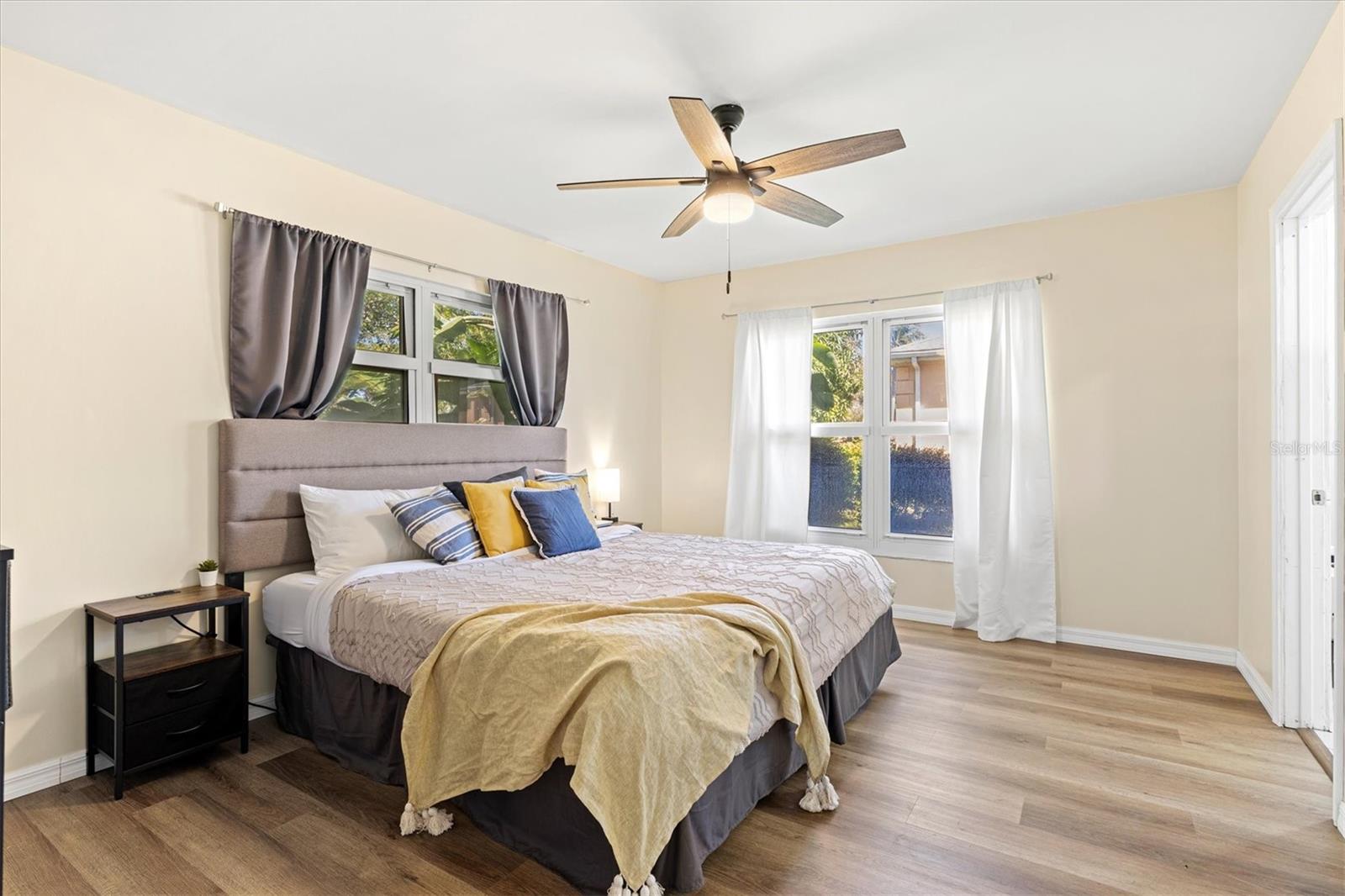 214 GAINES AVE, SARASOTA, FL, 34243