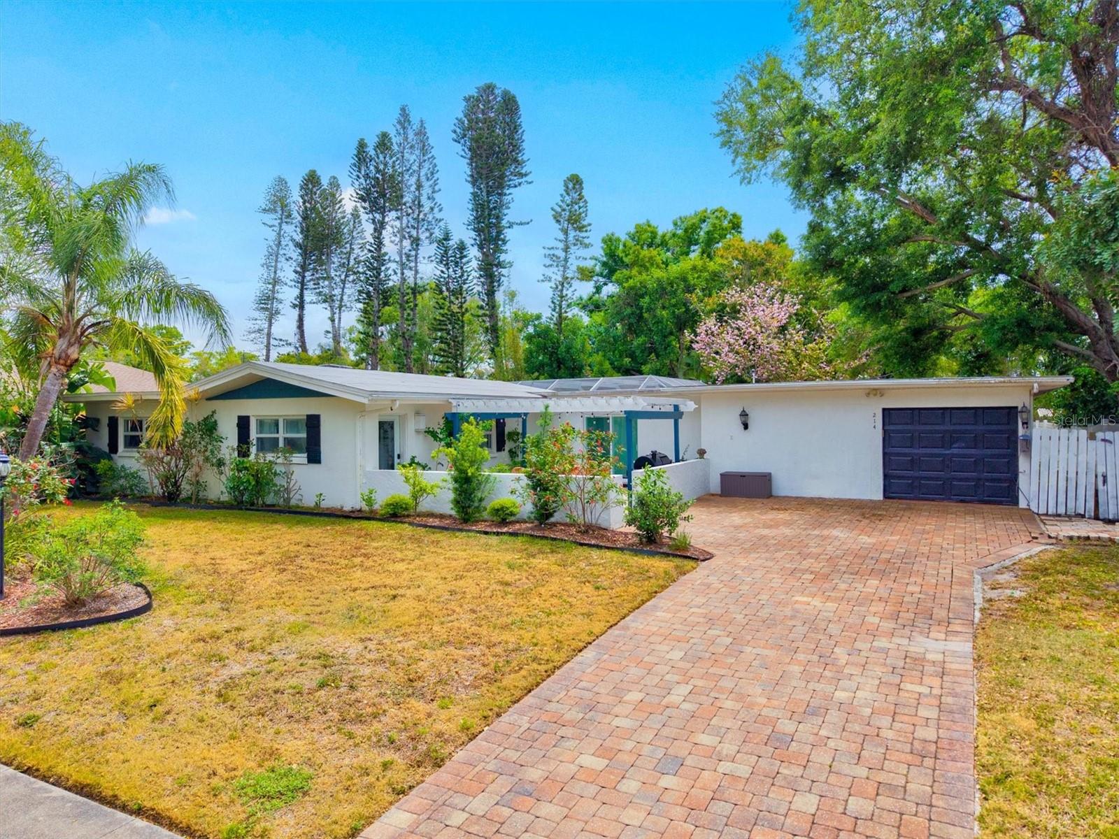 214 GAINES AVE, SARASOTA, FL, 34243