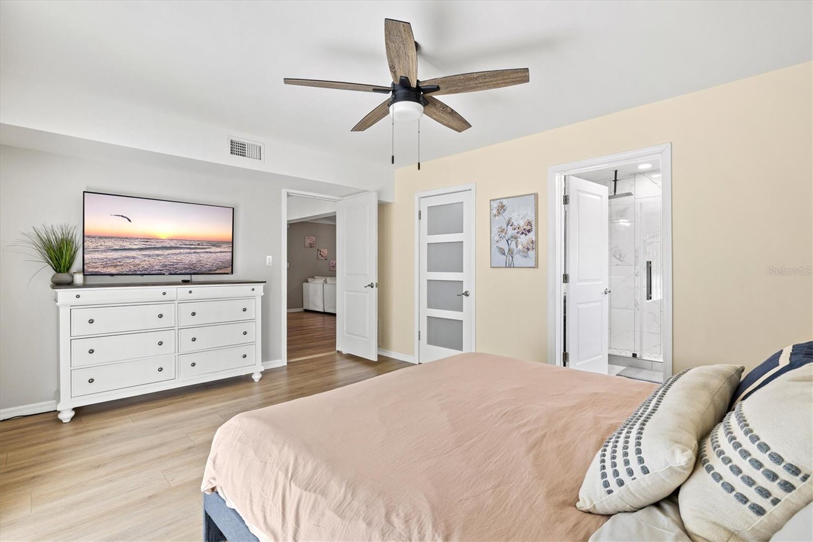 214 GAINES AVE, SARASOTA, FL, 34243