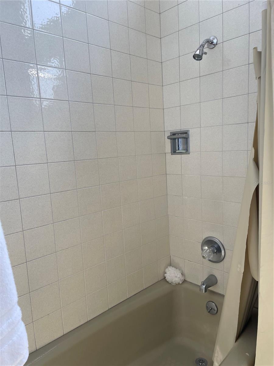 576 PELICAN BAY DR, DAYTONA BEACH, FL, 32119