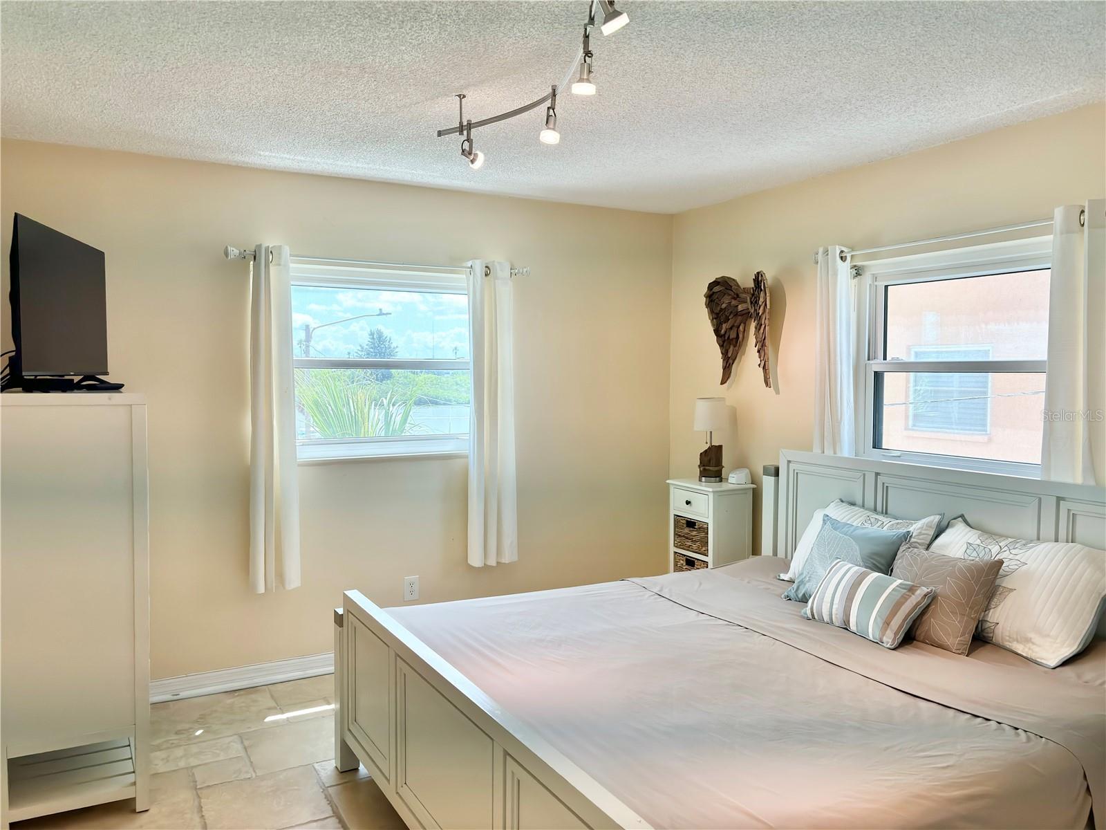 18650 GULF BLVD #315, INDIAN SHORES, FL, 33785