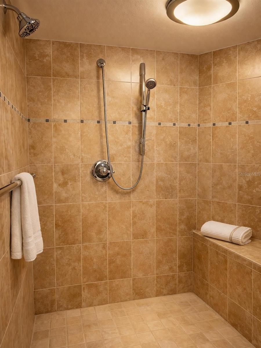 420 HARDING AVE #301, COCOA BEACH, FL, 32931
