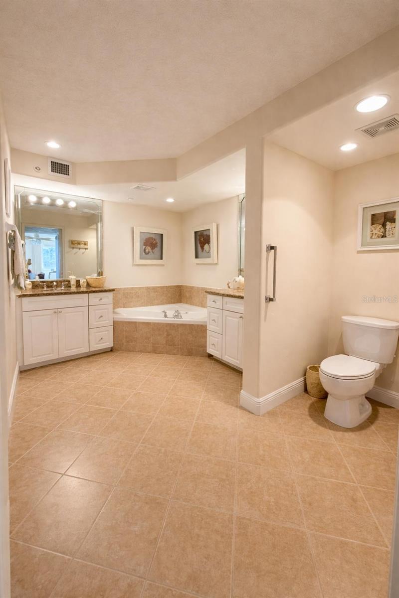 420 HARDING AVE #301, COCOA BEACH, FL, 32931