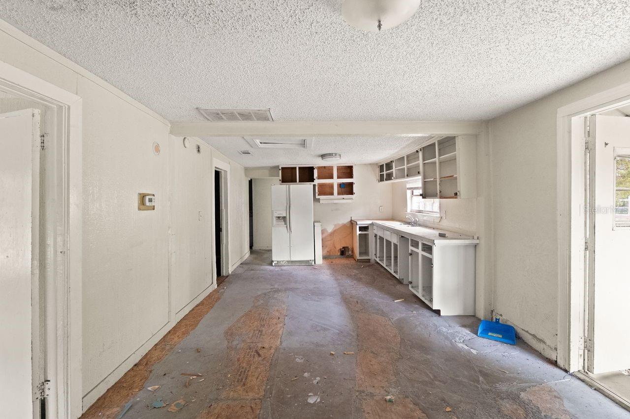 6808 NEW YORK DR, TAMPA, FL, 33619