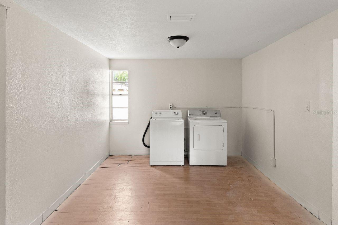 6808 NEW YORK DR, TAMPA, FL, 33619