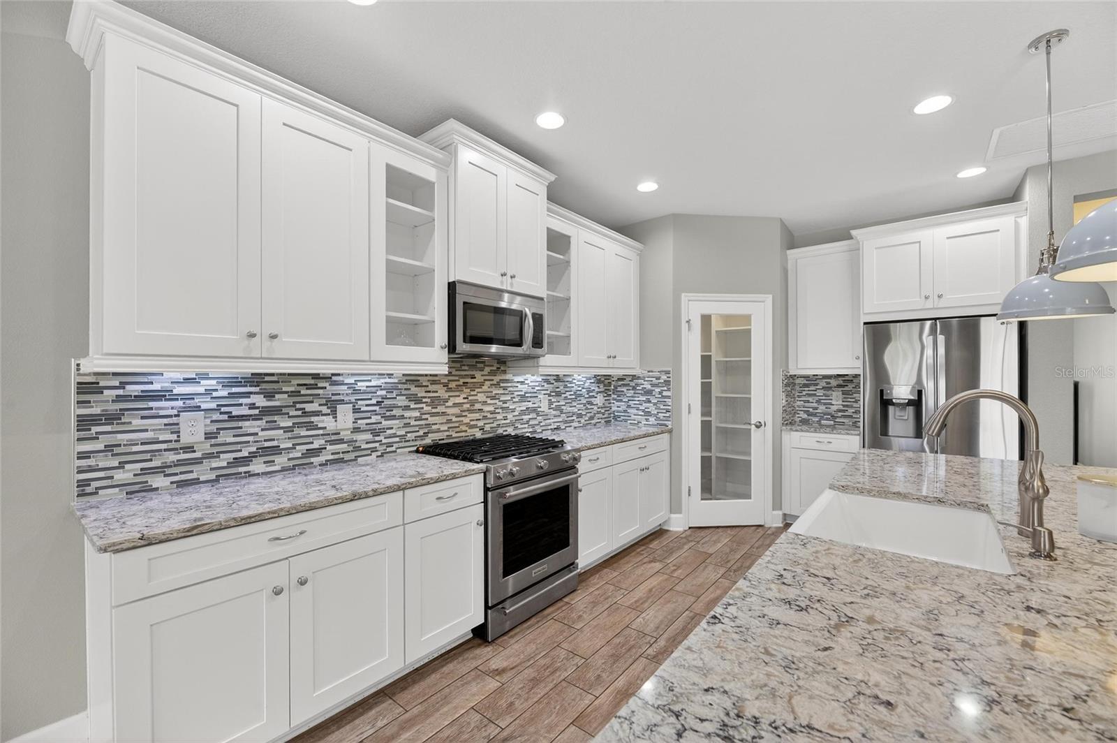 5130 ADMIRAL POINTE DR, APOLLO BEACH, FL, 33572