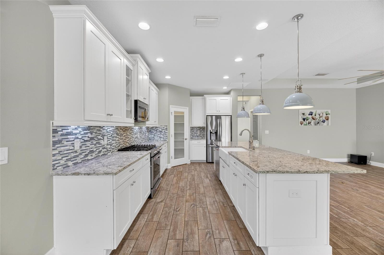 5130 ADMIRAL POINTE DR, APOLLO BEACH, FL, 33572