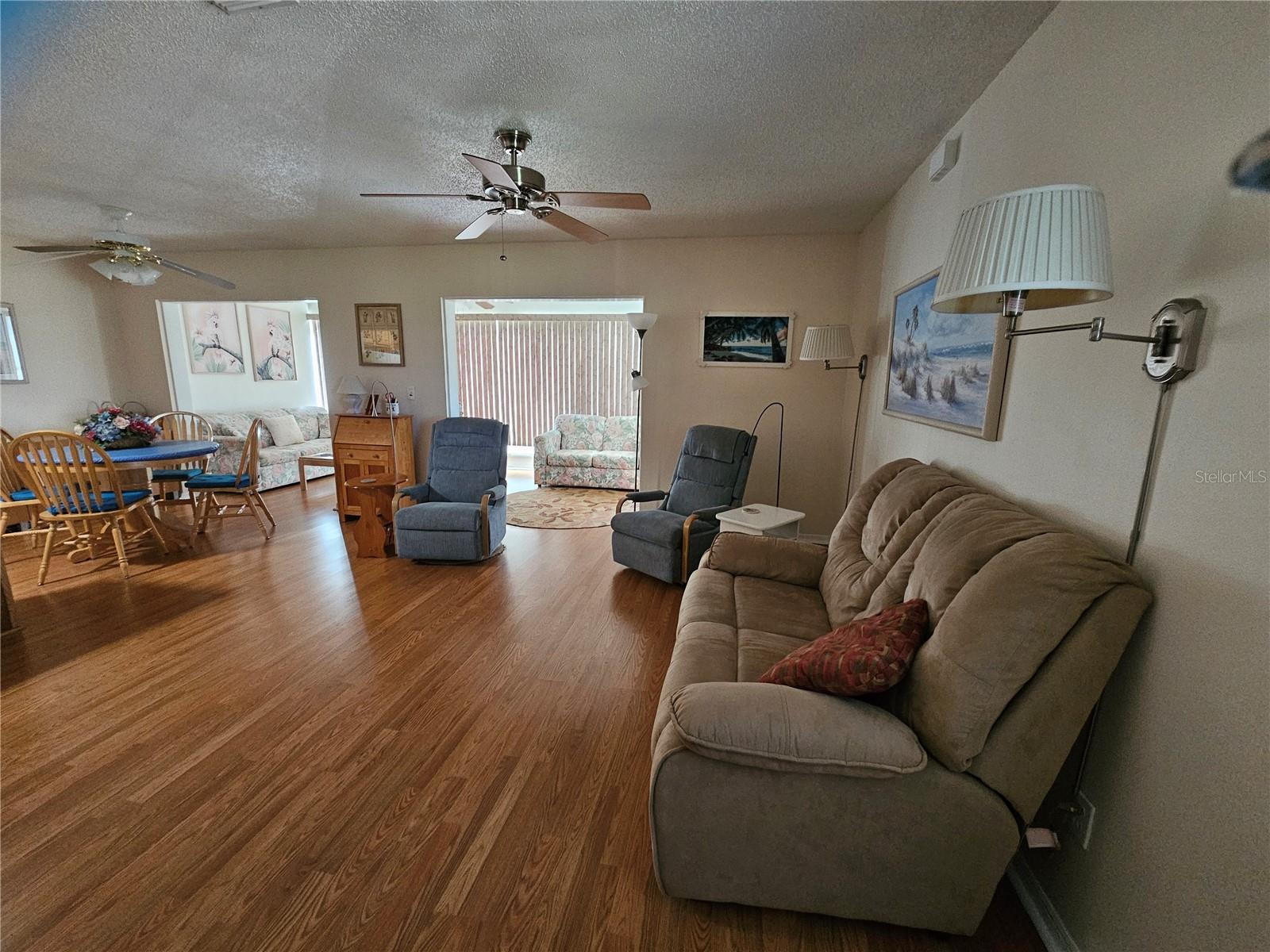 Living room & Dining room