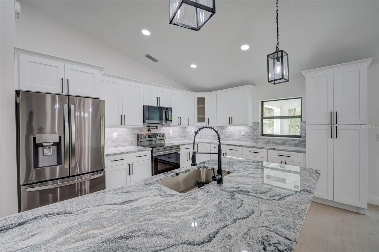 19162 BRANDON AVE, PORT CHARLOTTE, FL, 33954