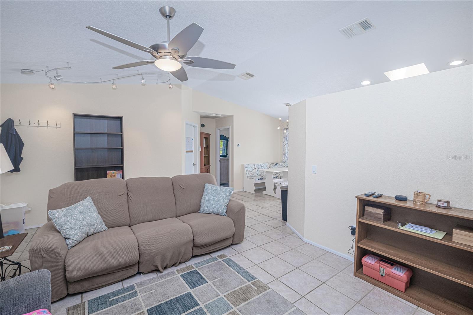 390 TRES LAGOAS ST, PUNTA GORDA, FL, 33983