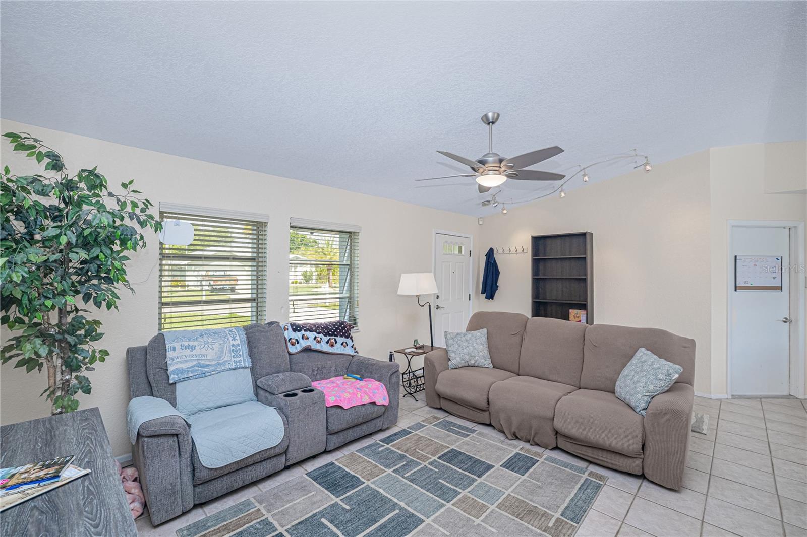 390 TRES LAGOAS ST, PUNTA GORDA, FL, 33983