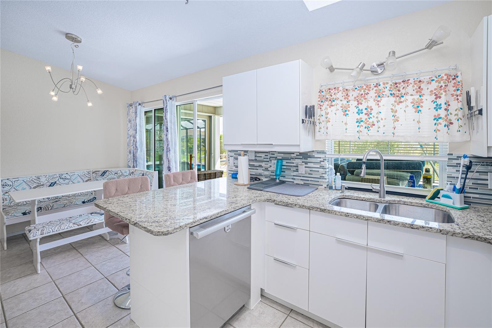 390 TRES LAGOAS ST, PUNTA GORDA, FL, 33983