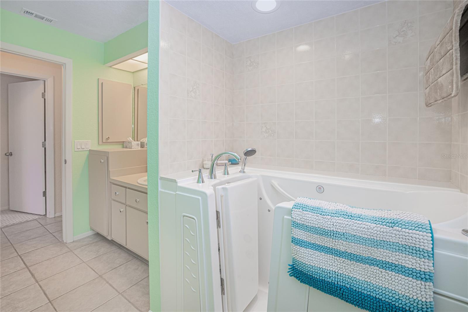 390 TRES LAGOAS ST, PUNTA GORDA, FL, 33983