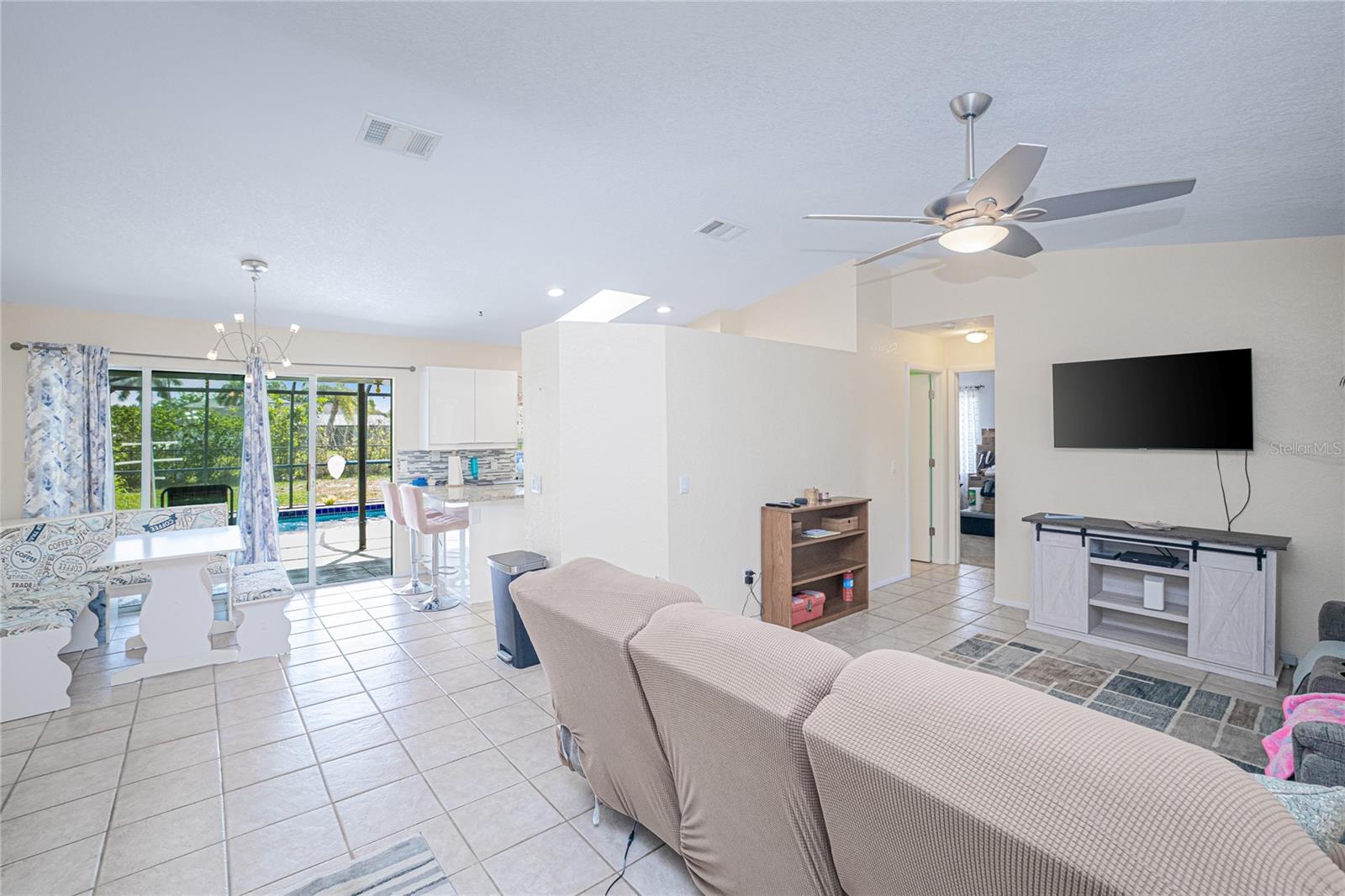 390 TRES LAGOAS ST, PUNTA GORDA, FL, 33983