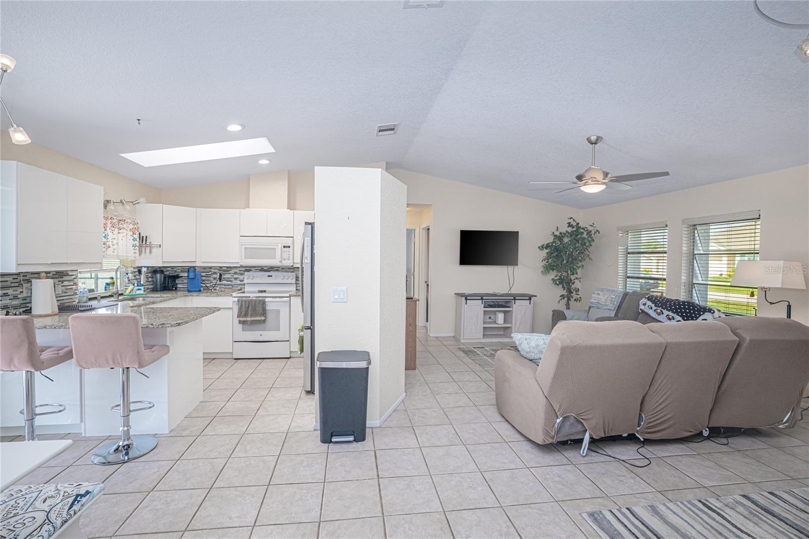 390 TRES LAGOAS ST, PUNTA GORDA, FL, 33983
