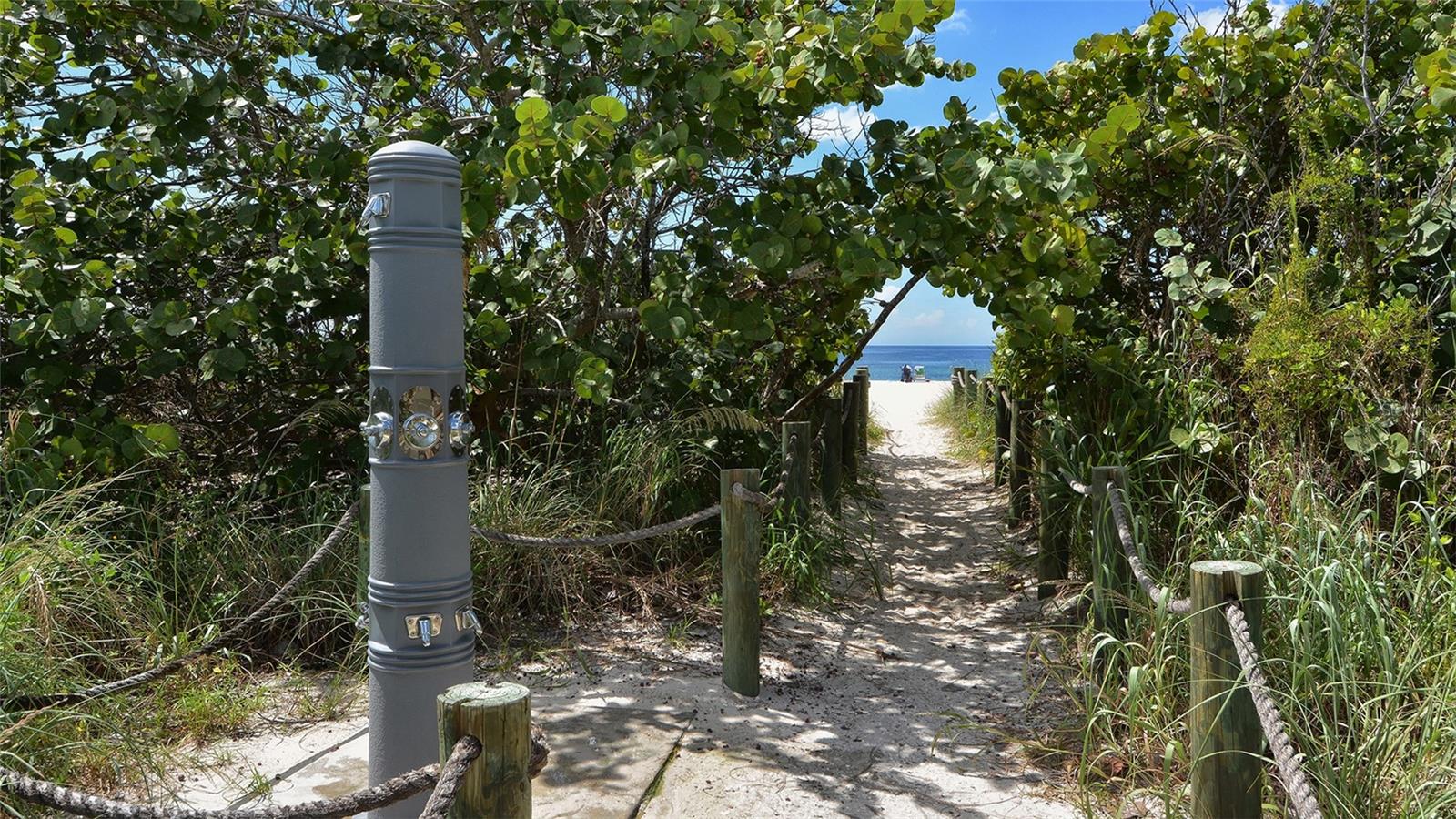 6166 WINDING PINE DR, NOKOMIS, FL, 34275