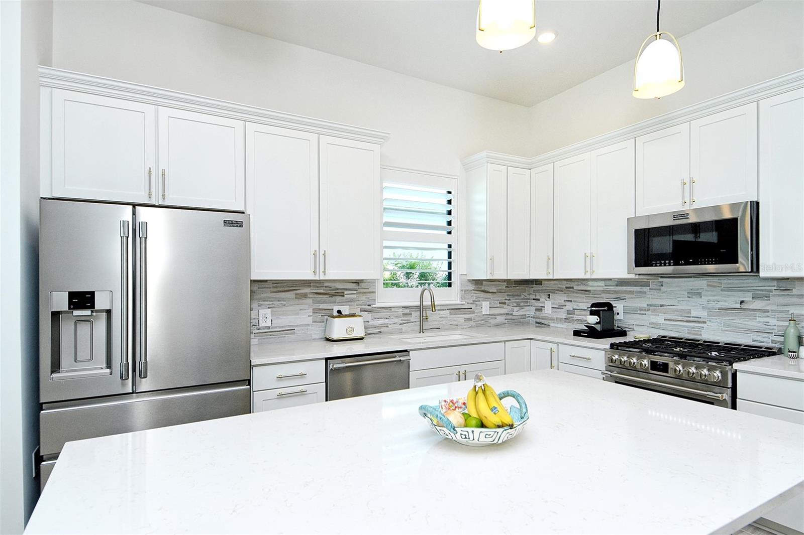 6166 WINDING PINE DR, NOKOMIS, FL, 34275