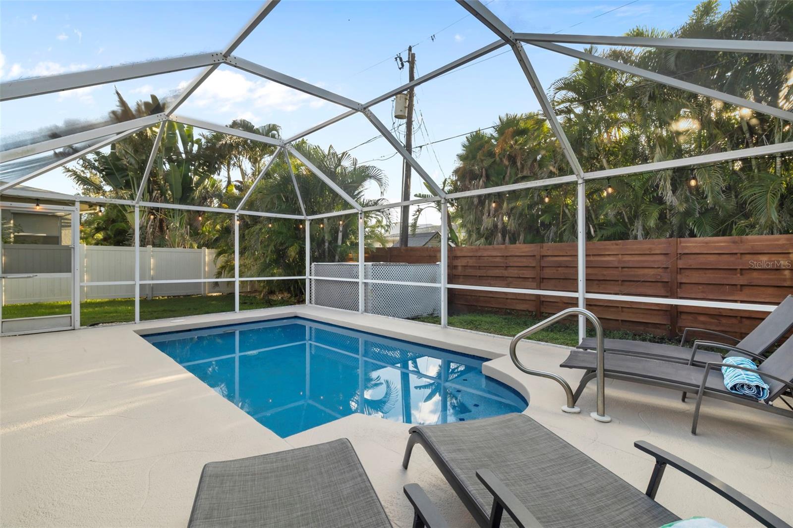 6454 BEECHWOOD AVE, SARASOTA, FL, 34231