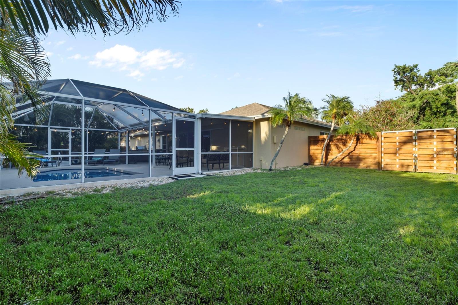 6454 BEECHWOOD AVE, SARASOTA, FL, 34231