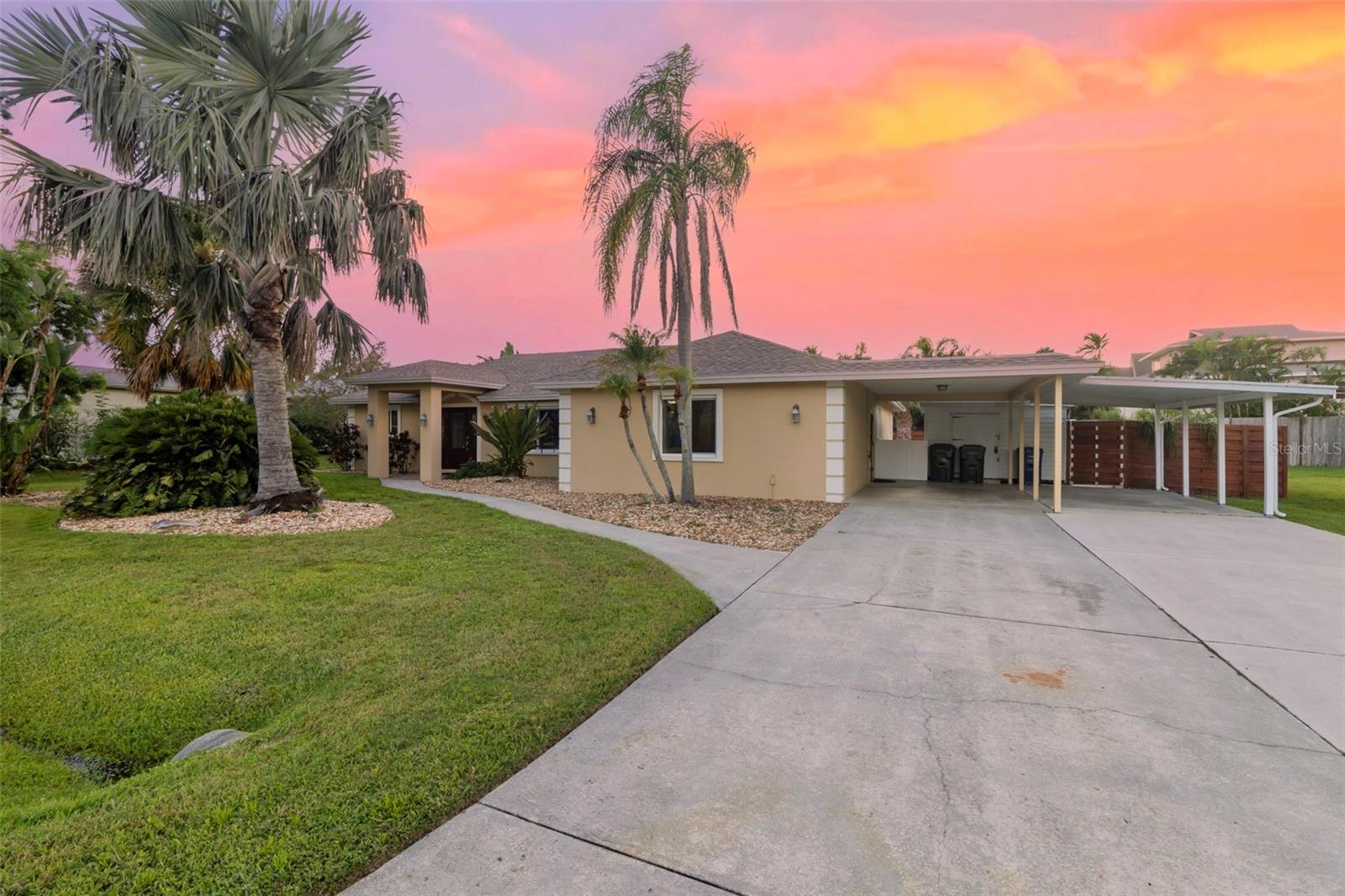 6454 BEECHWOOD AVE, SARASOTA, FL, 34231