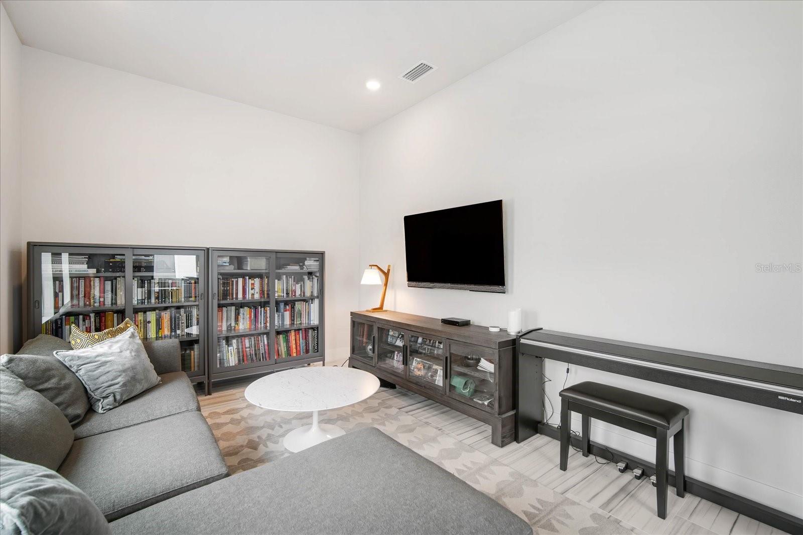 8809 DRUMMER PLANK DR, WESLEY CHAPEL, FL, 33545
