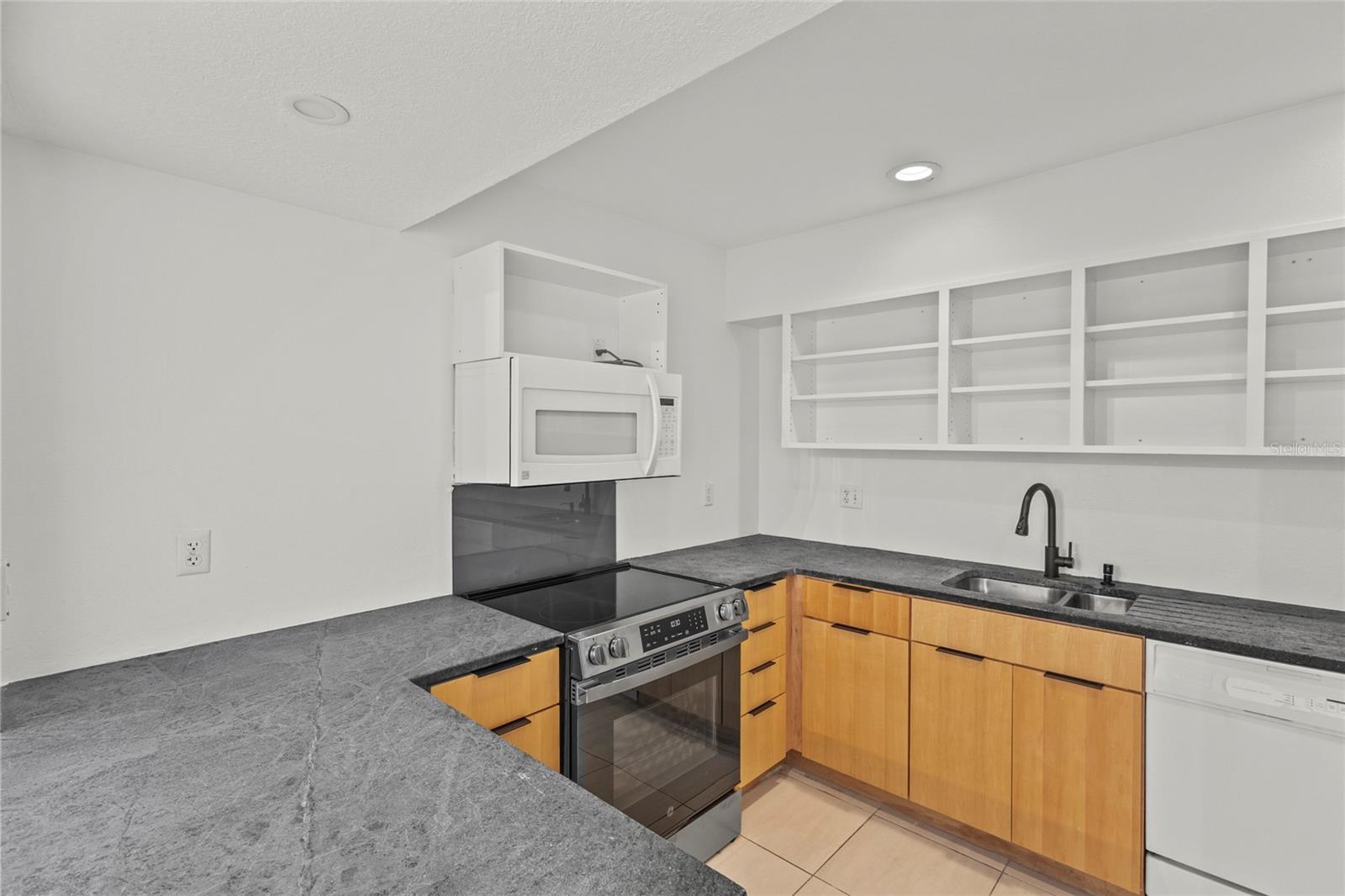1511 PELICAN POINT DR #279, SARASOTA, FL, 34231