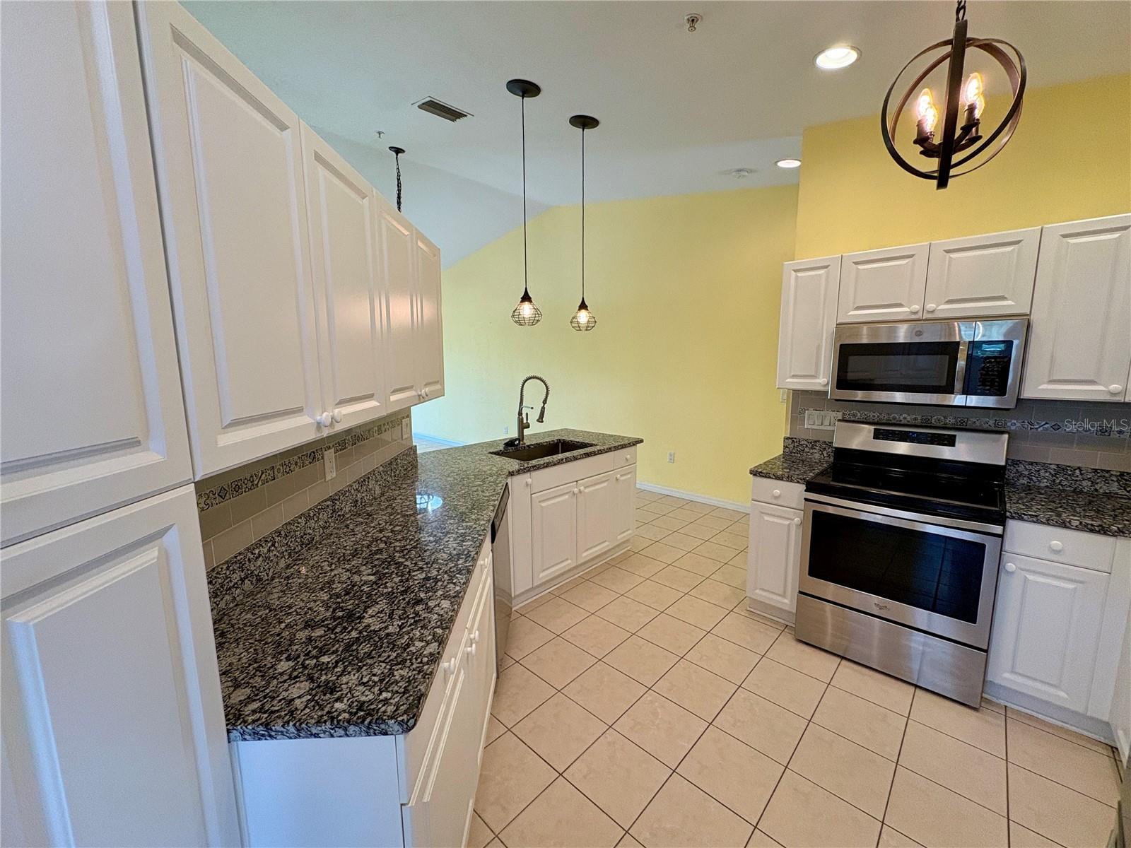 6421 BAY CEDAR LN, BRADENTON, FL, 34203