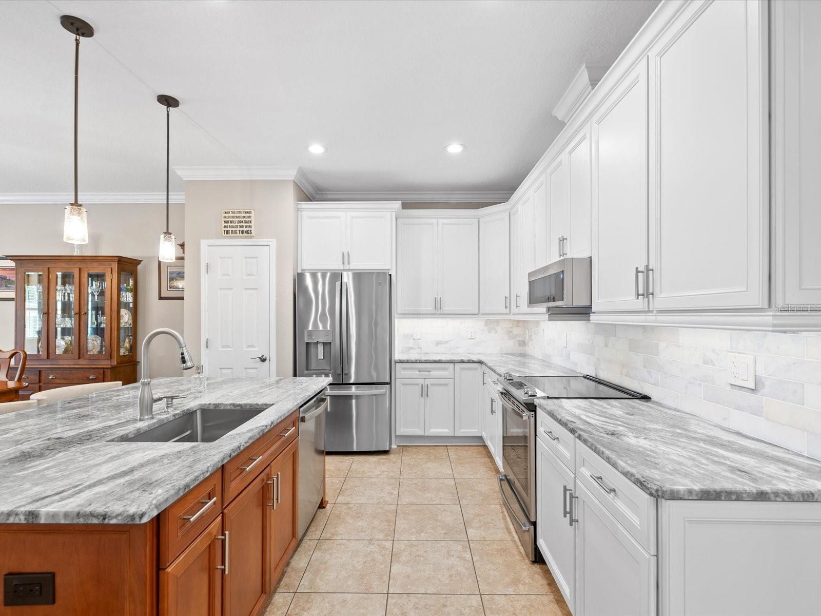 2126 PARROT FISH DR, HOLIDAY, FL, 34691