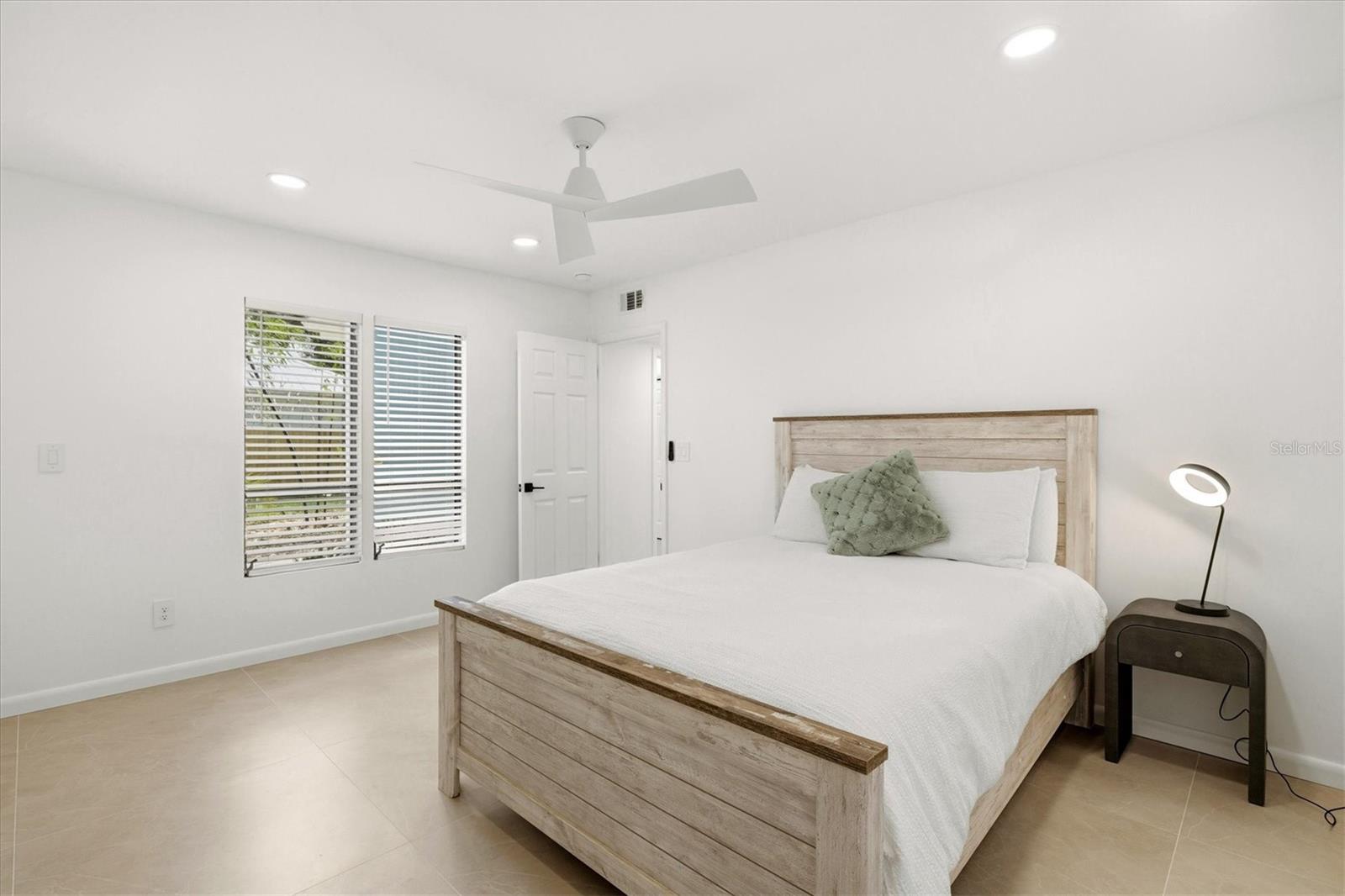 3663 EGERTON CIR, SARASOTA, FL, 34233