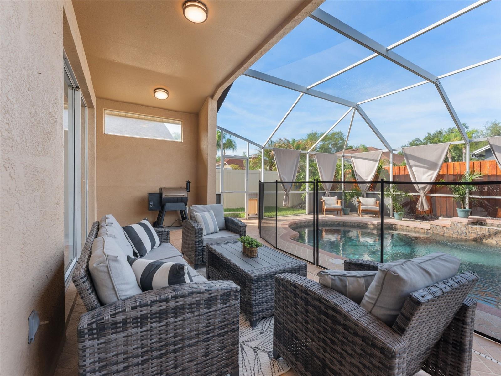 10017 OXFORD CHAPEL DR, TAMPA, FL, 33647