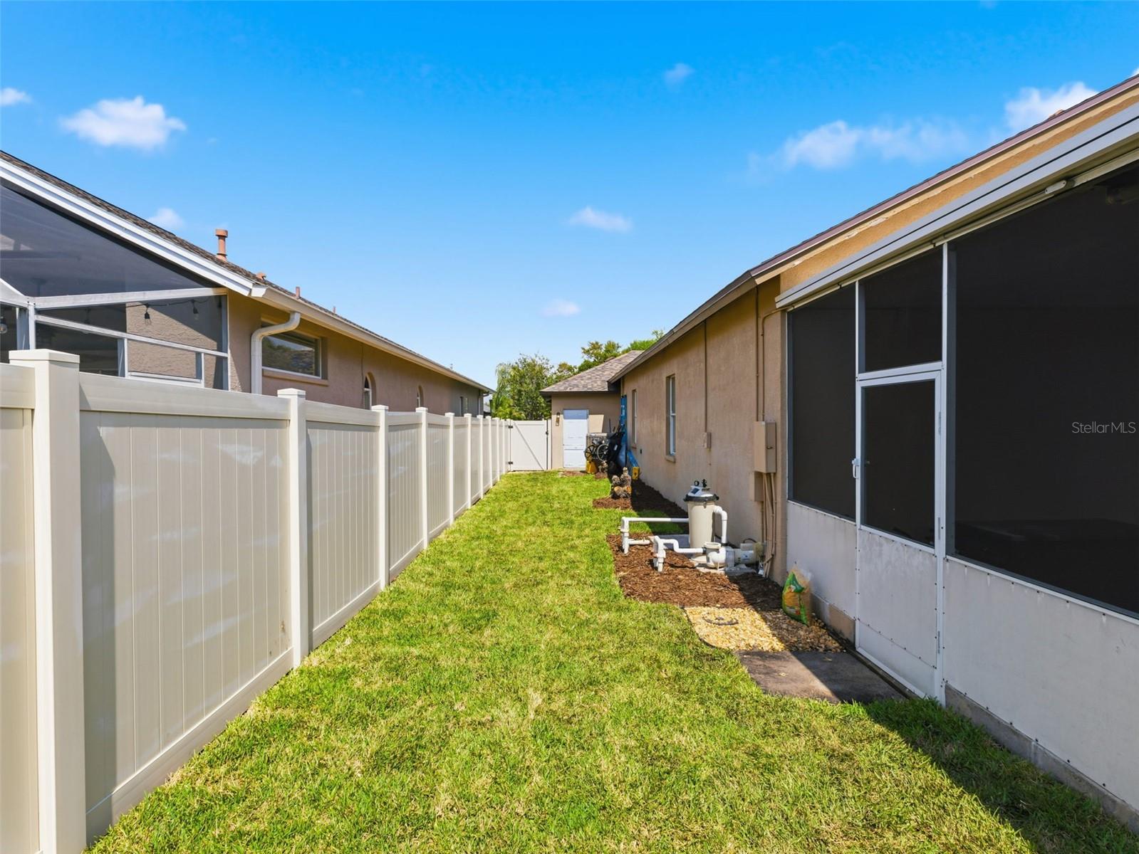 10017 OXFORD CHAPEL DR, TAMPA, FL, 33647