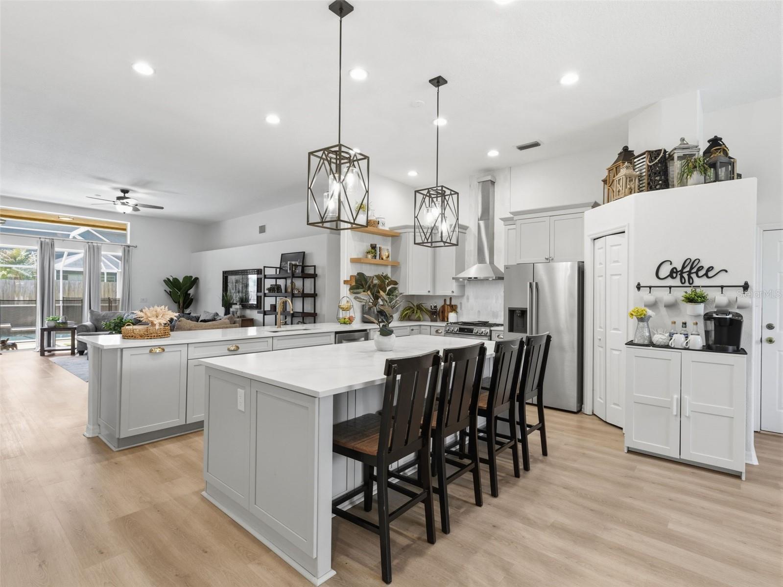 10017 OXFORD CHAPEL DR, TAMPA, FL, 33647