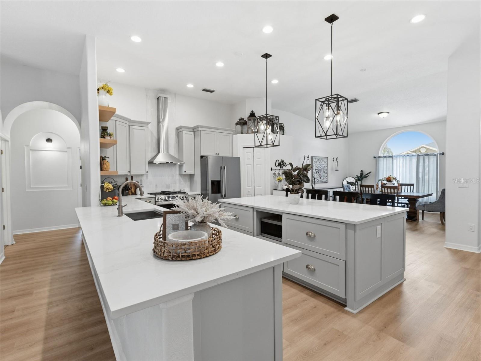 10017 OXFORD CHAPEL DR, TAMPA, FL, 33647
