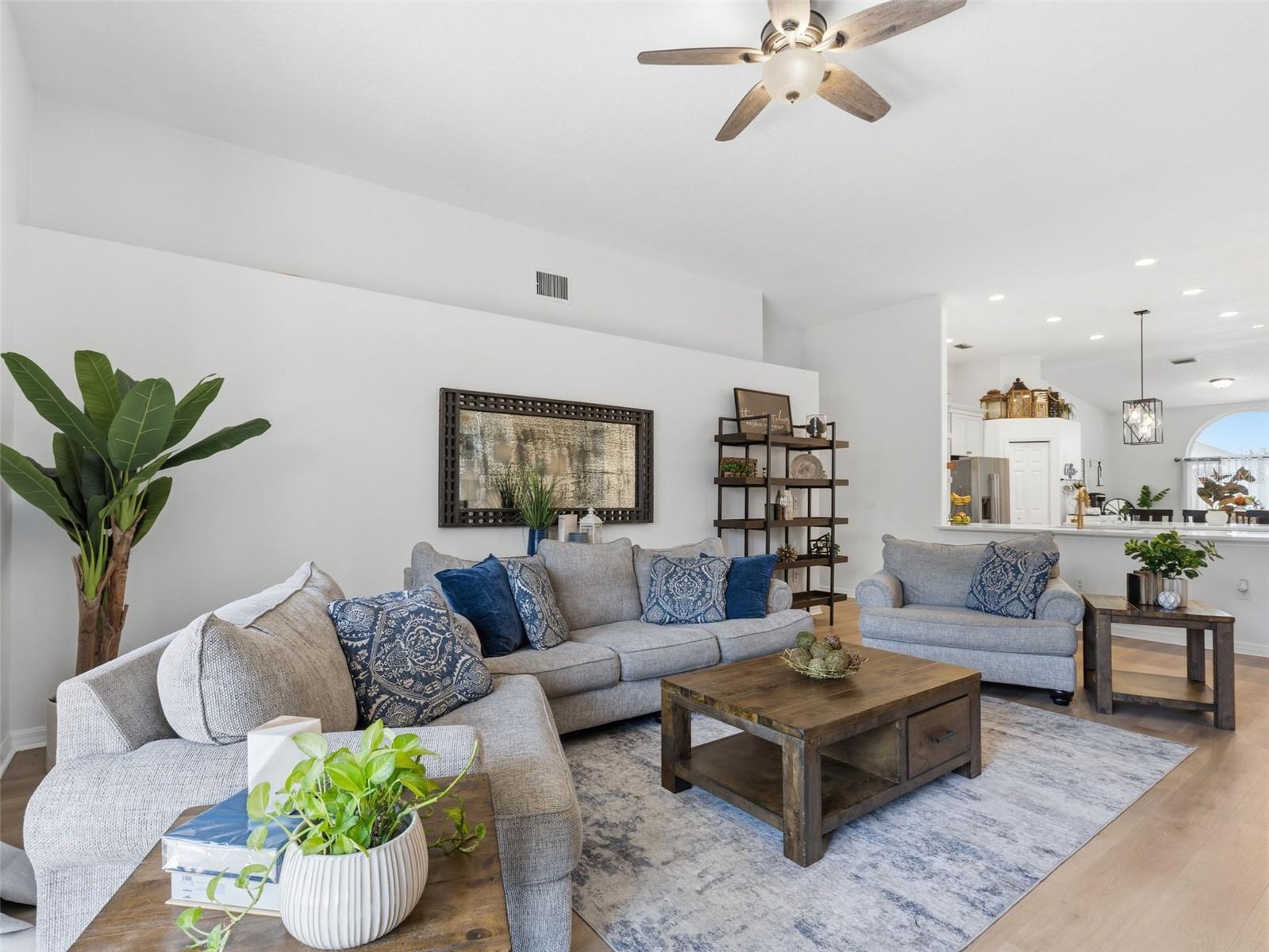 10017 OXFORD CHAPEL DR, TAMPA, FL, 33647