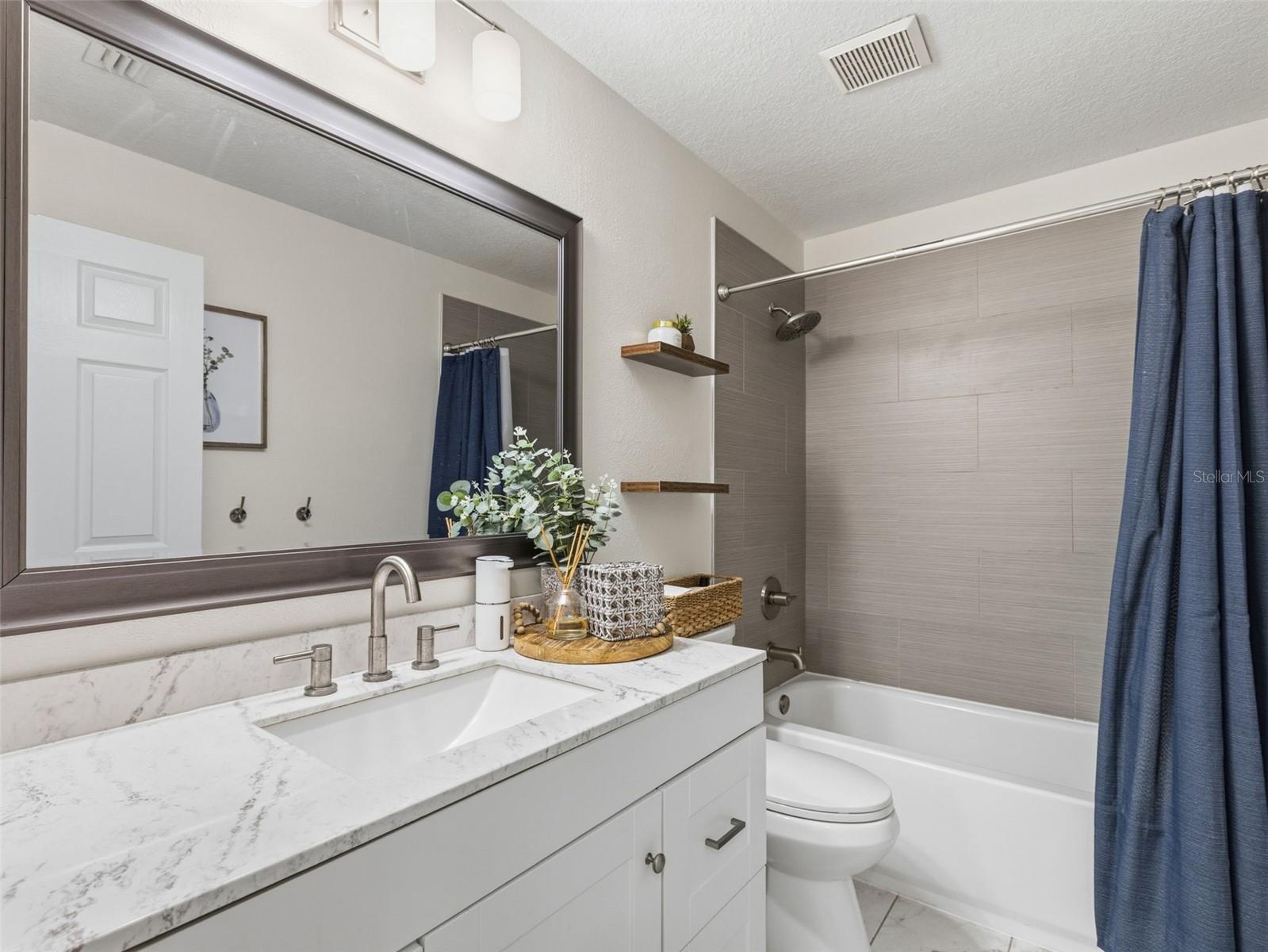 10017 OXFORD CHAPEL DR, TAMPA, FL, 33647