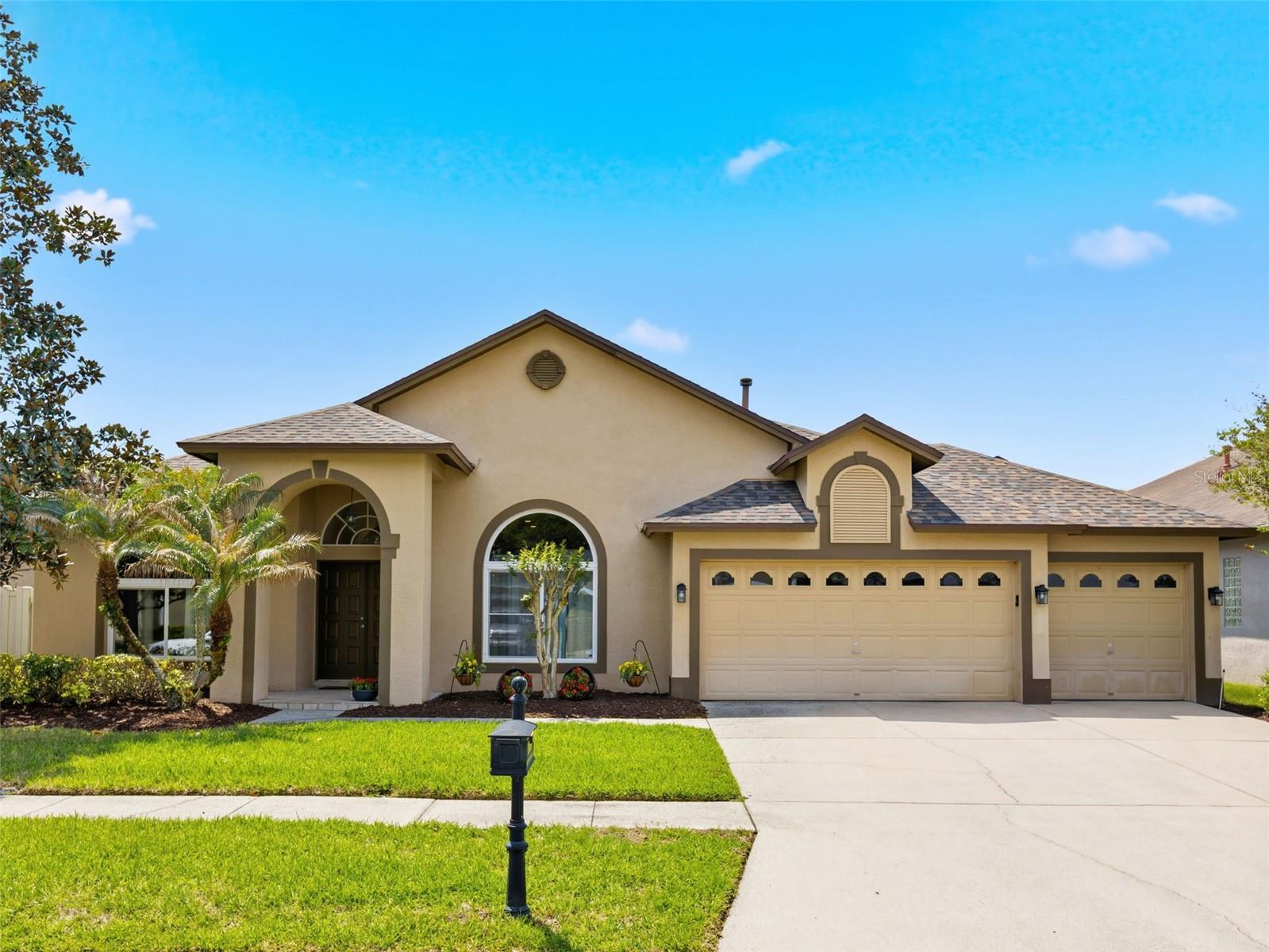 10017 OXFORD CHAPEL DR, TAMPA, FL, 33647