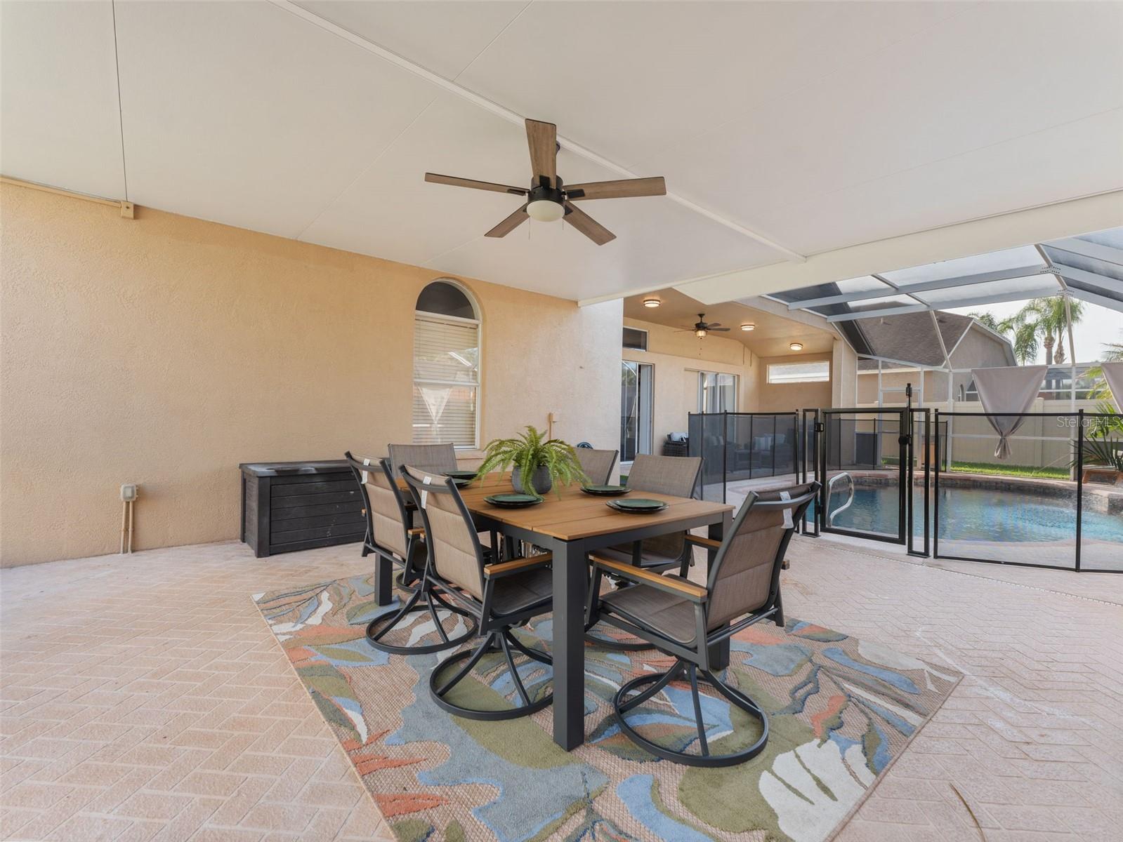 10017 OXFORD CHAPEL DR, TAMPA, FL, 33647