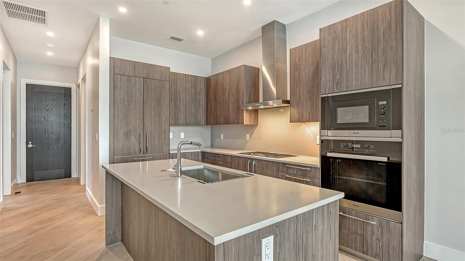 33 S PALM AVE #1303, SARASOTA, FL, 34236