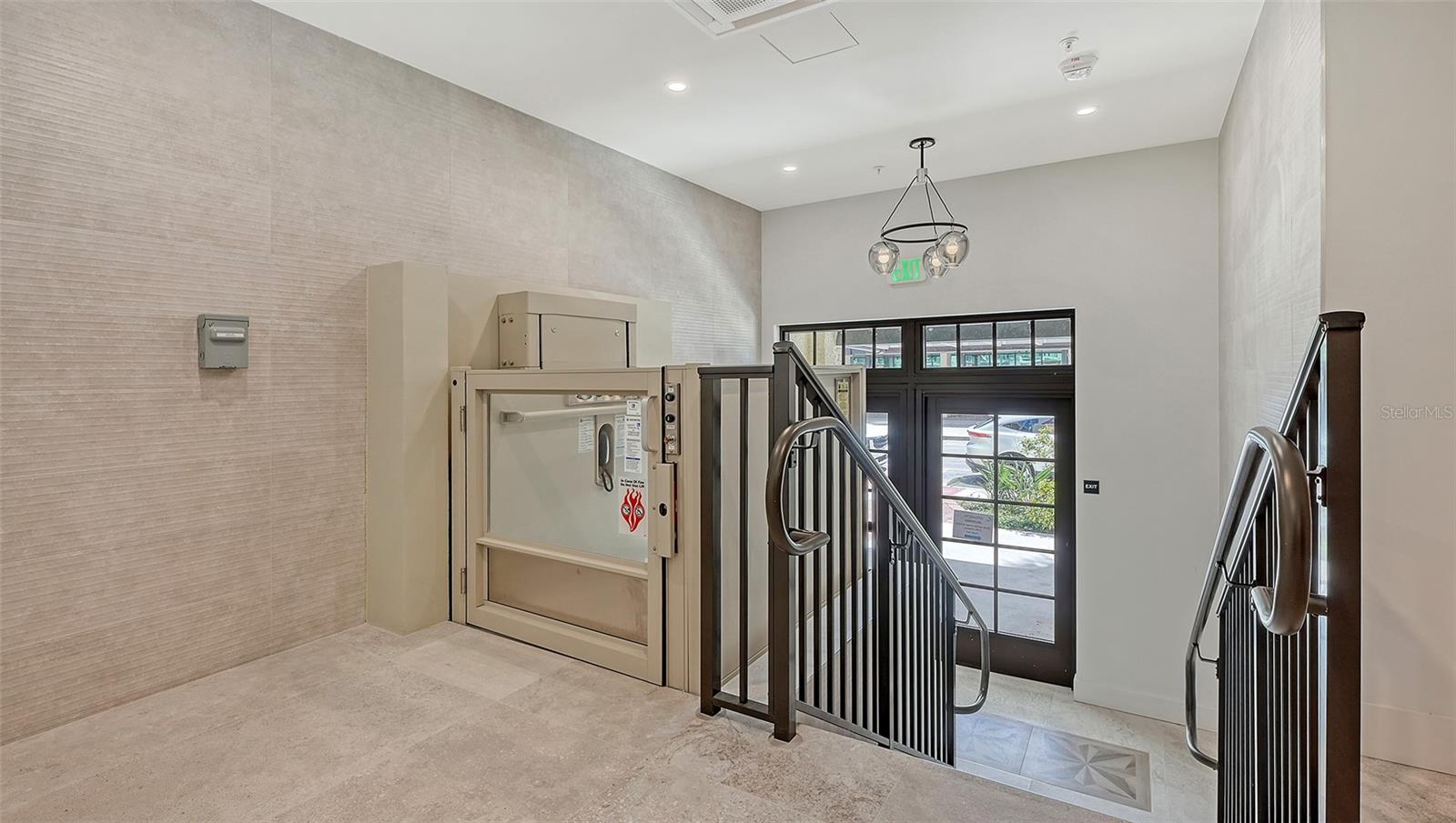 33 S PALM AVE #1303, SARASOTA, FL, 34236