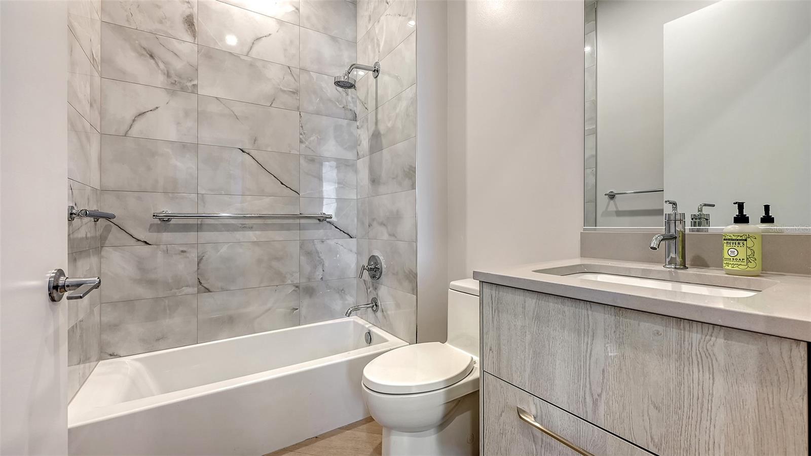 33 S PALM AVE #1303, SARASOTA, FL, 34236