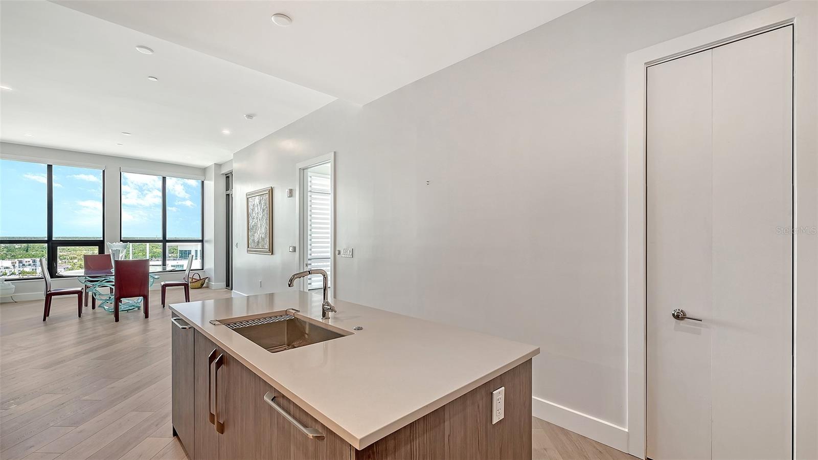 33 S PALM AVE #1303, SARASOTA, FL, 34236