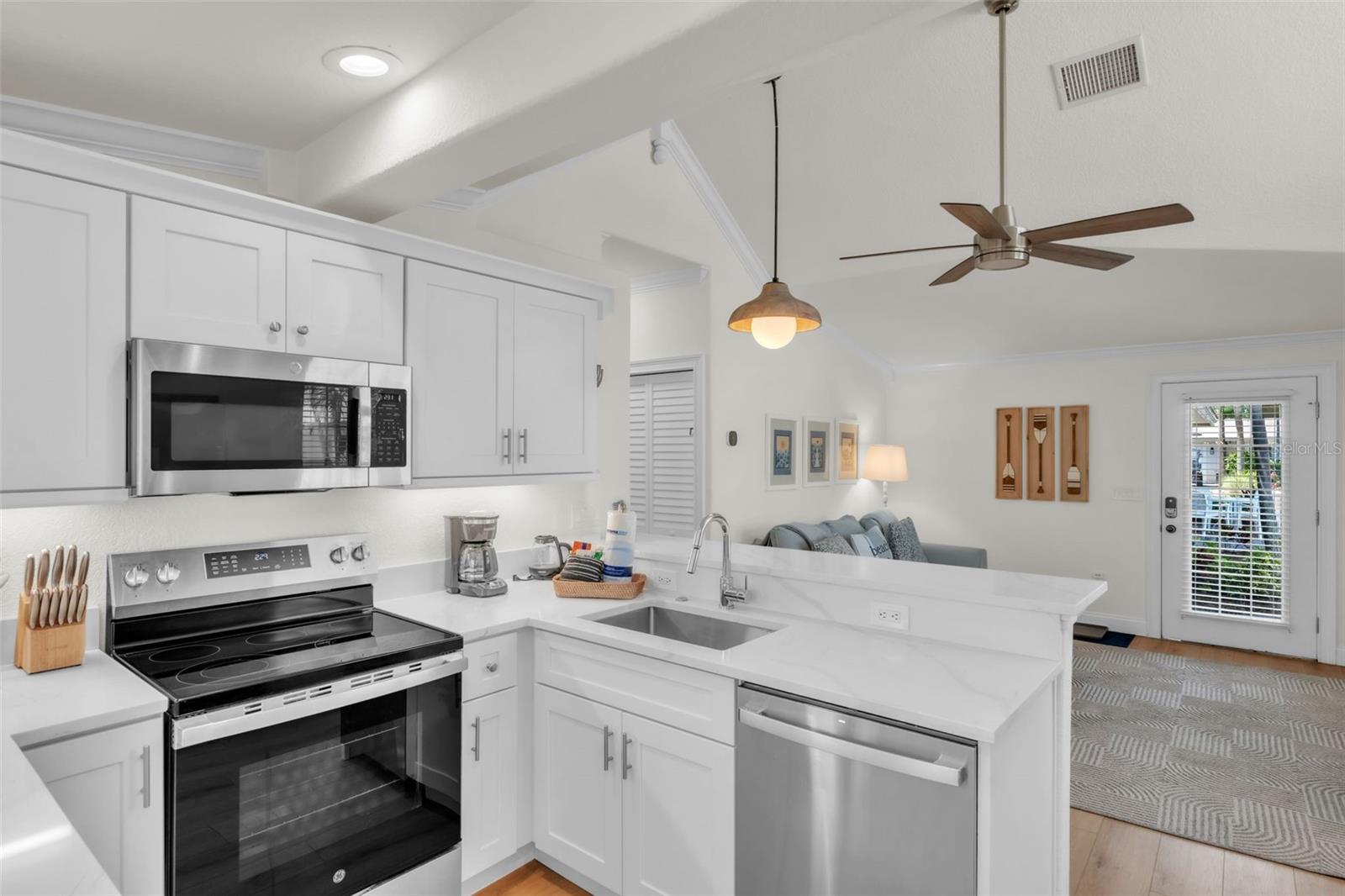 215 67TH ST #6, HOLMES BEACH, FL, 34217