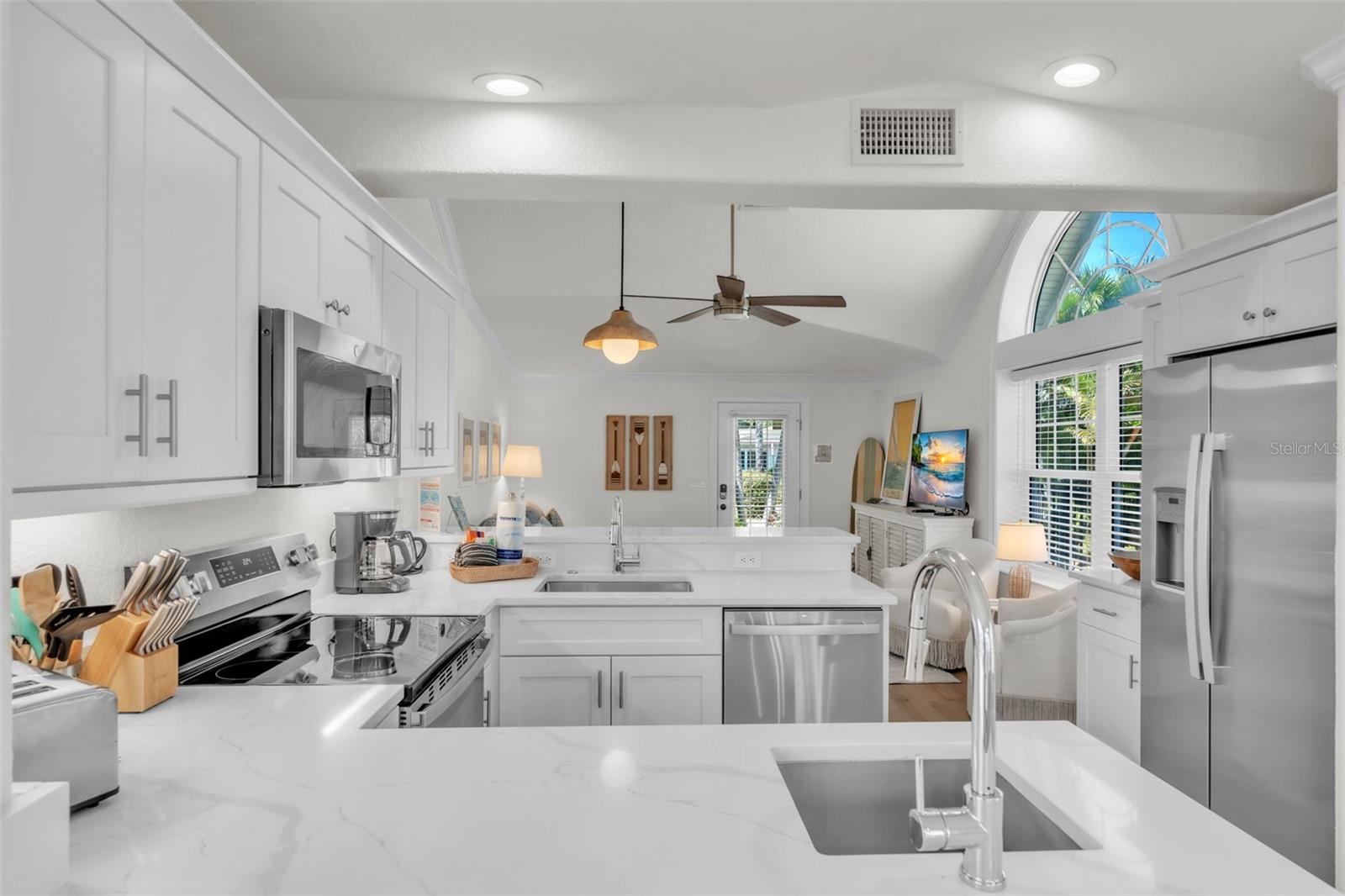 215 67TH ST #6, HOLMES BEACH, FL, 34217
