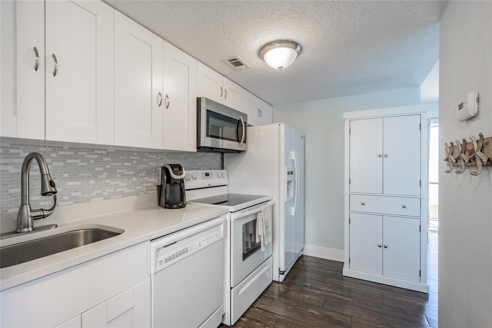 2566 GARY CIR #3, DUNEDIN, FL, 34698