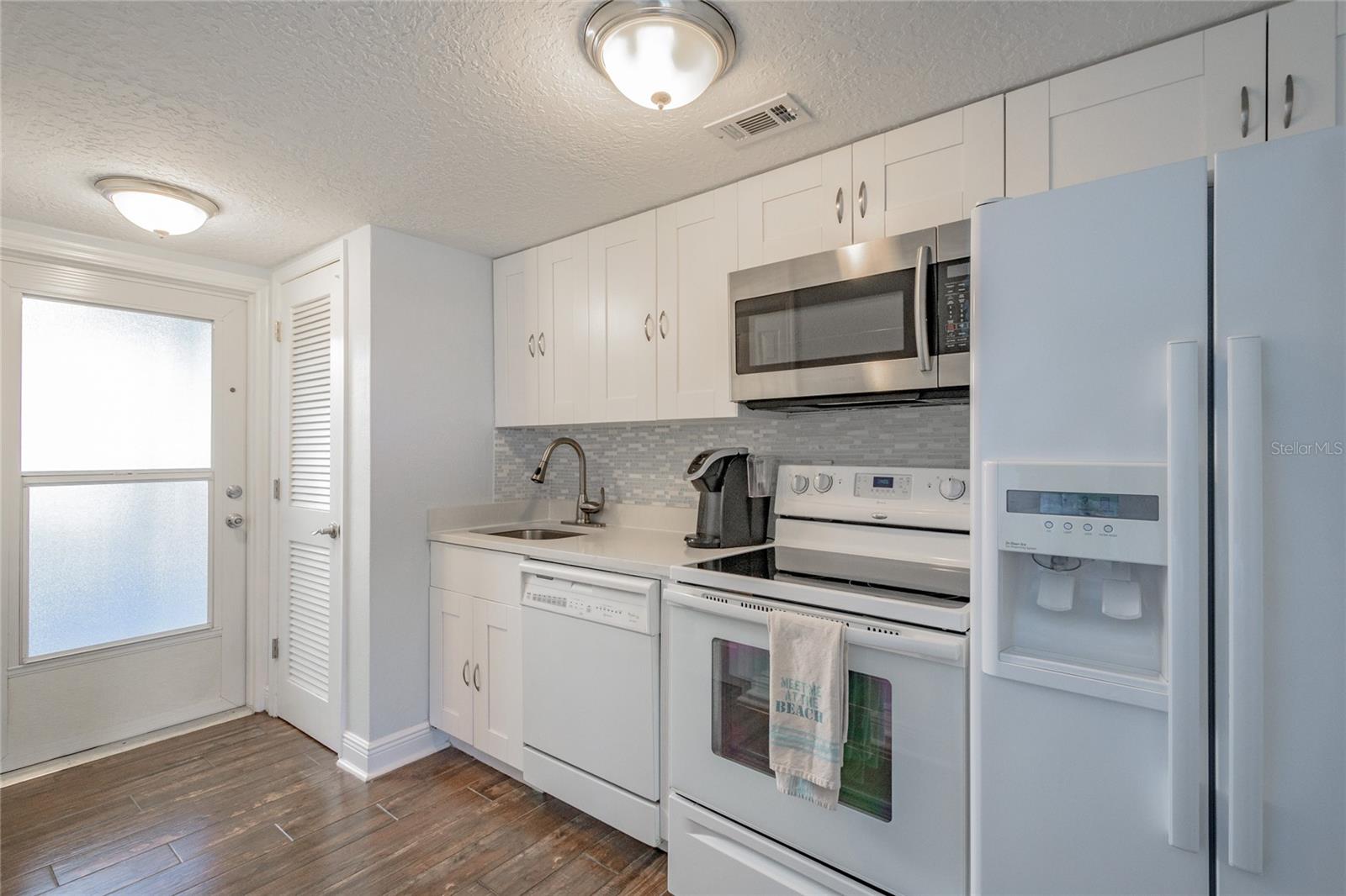 2566 GARY CIR #3, DUNEDIN, FL, 34698